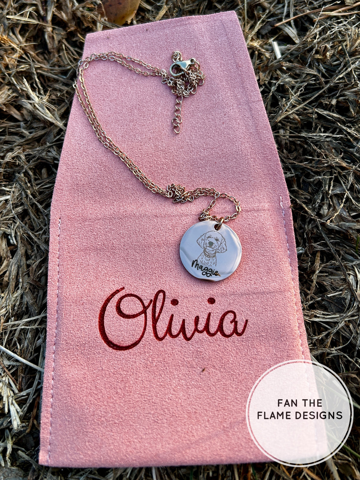 Line art Engraved 20mm Disc Necklace