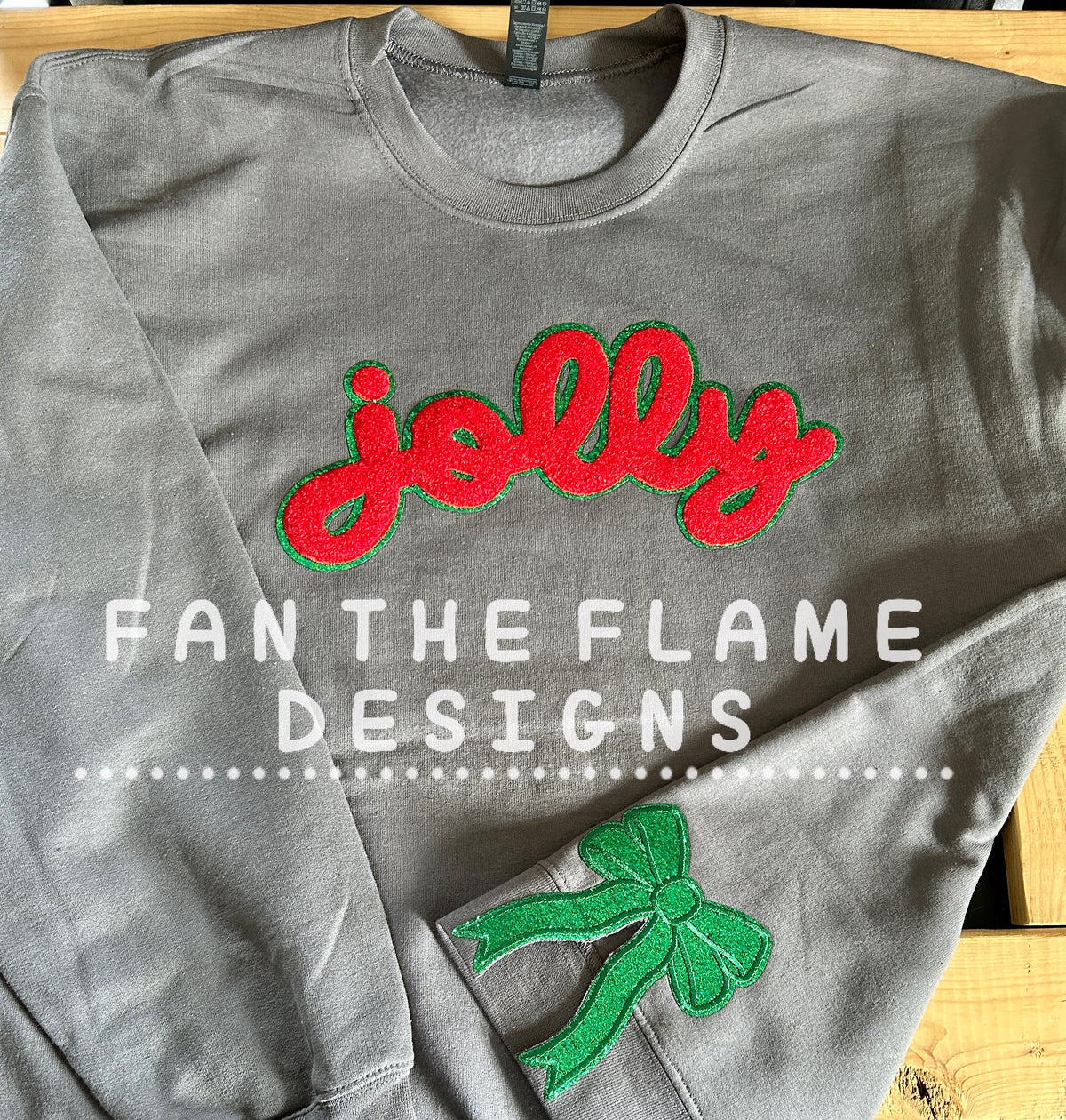 Jolly patch sweatshirt with bow patches