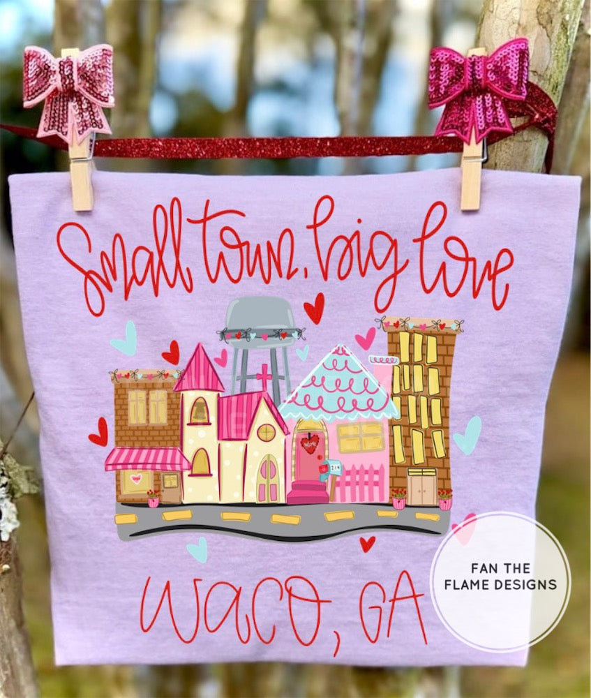 Small Town, Big Love Short/Long/Sweatshirt