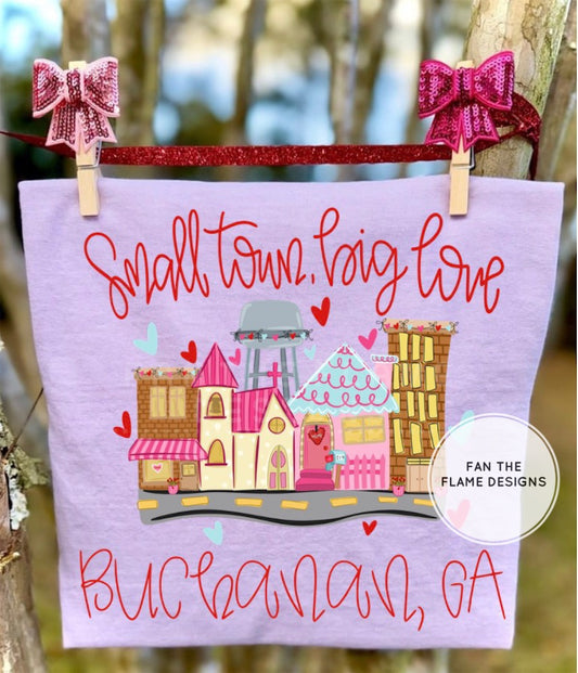 Small Town, Big Love Short/Long/Sweatshirt